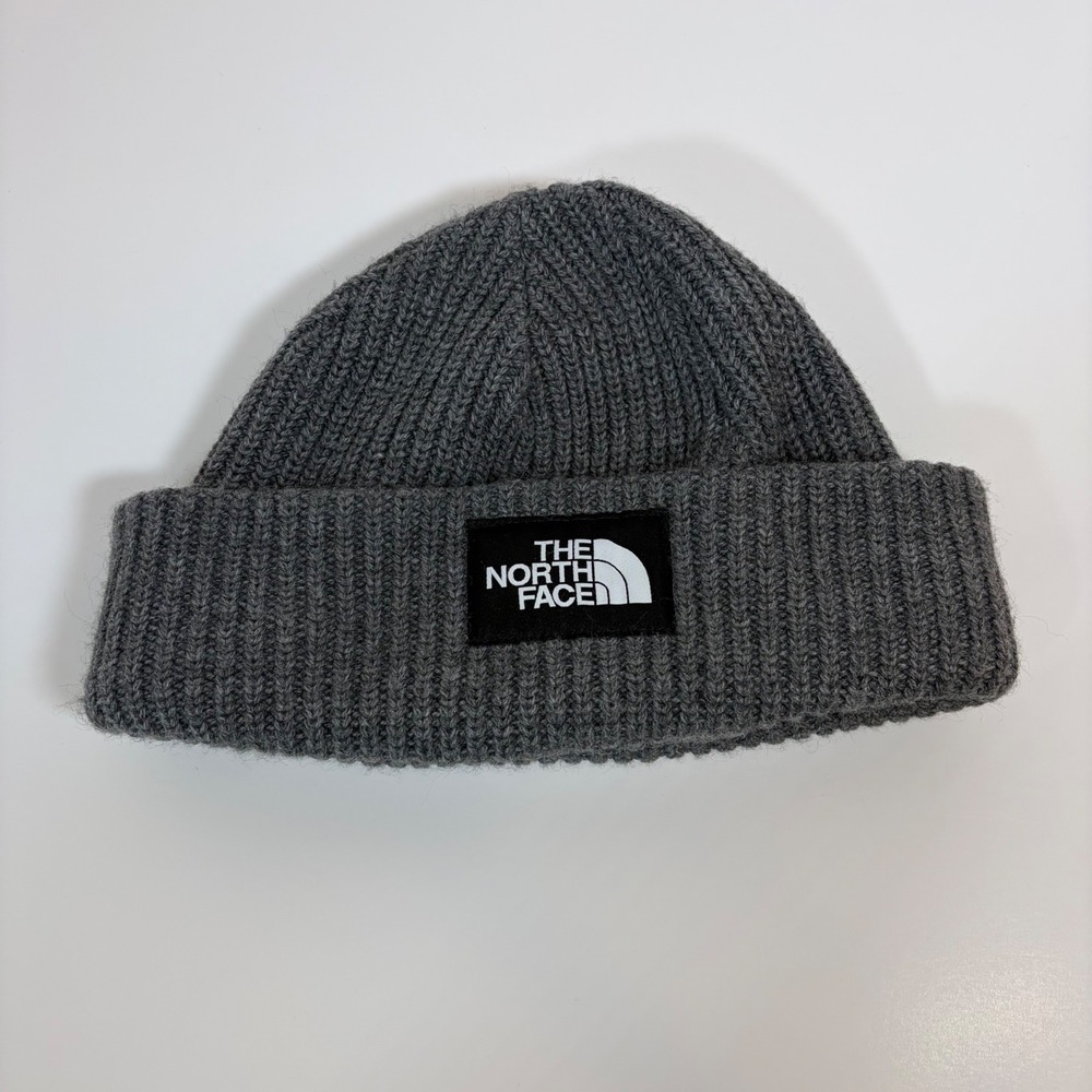 The North Face Salty Dog Beanie Gray Shallow Fit Ribbed Knit Hat Unisex One Size